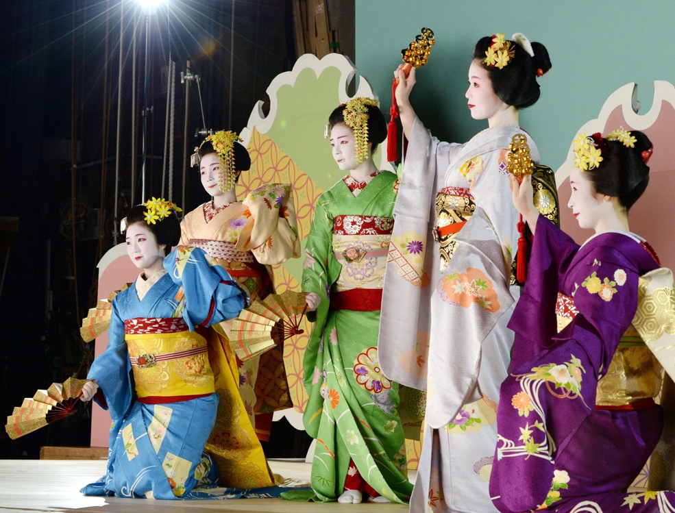 전통문화가 많이 보전된 일본 교토의 마이코들