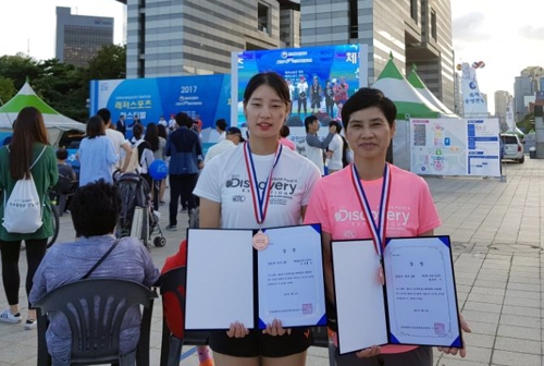 부산 남구 체력왕중왕 이나연(왼쪽)·백정미(오른쪽) 씨