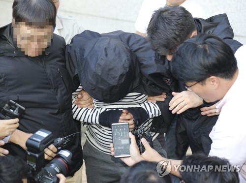 청주 20대 여성 폭행 살해 30대·살인방조 여친 구속 - 1