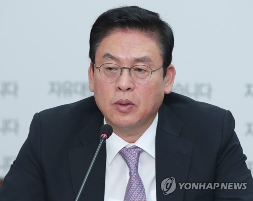 정우택 "추석 최대 걱정은 北 핵무장과 정부 무대책" - 1
