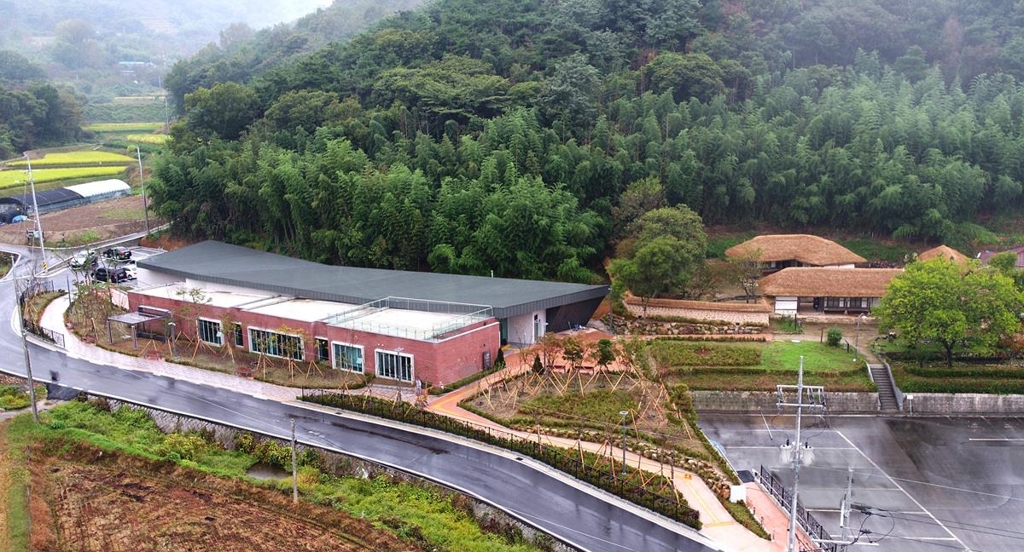 익산시 여산면 가람문학관