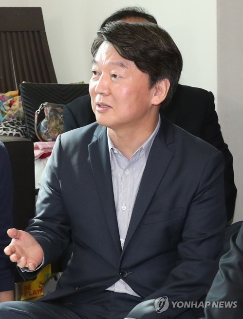 안철수, 文대통령 김이수 옹호 페북글에 "트럼프 따라하기" - 1