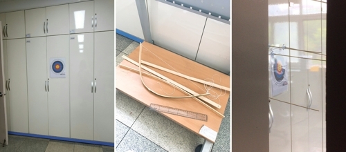 여교사 세워 둔 과녁과 체험용 활