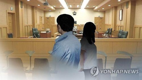 '여중생과 성관계' 40대 연예기획사 대표 무죄 확정 - 1