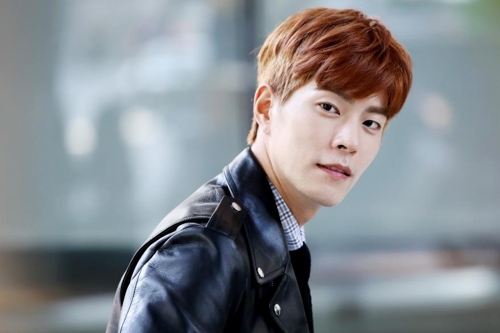 데뷔 10주년 맞은 배우 홍종현