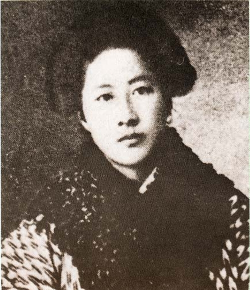 중국 여성혁명가 추진