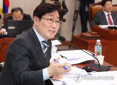 민주 "국회 개헌합의 데드라인은 5월4일 아닌 5월25일" - 1