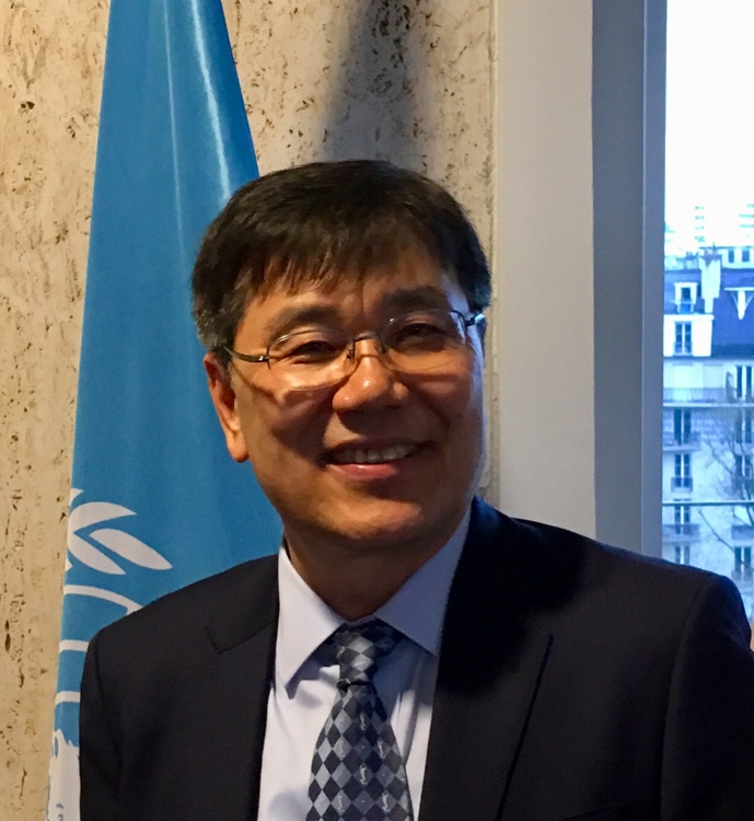 유네스코 집행이사회 의장인 이병현 주 유네스코 대사