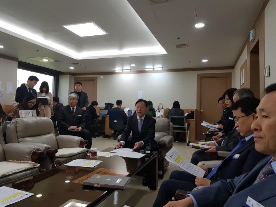 학교 미세먼지 종합대책 발표하는 설동호 교육감