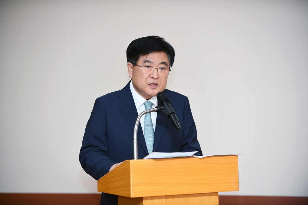 기자회견하는 권오갑 현대중공업지주 대표