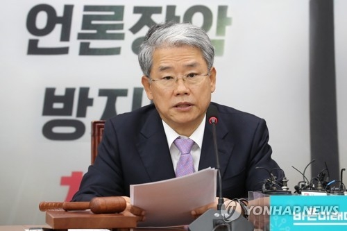 김동철 "민주당 요구 특검 다 이뤄져…드루킹 특검도 수용해야" - 1