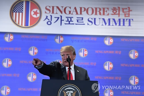 싱가포르 북미정상회담 후 기자회견하는 도널드 트럼프 미국 대통령