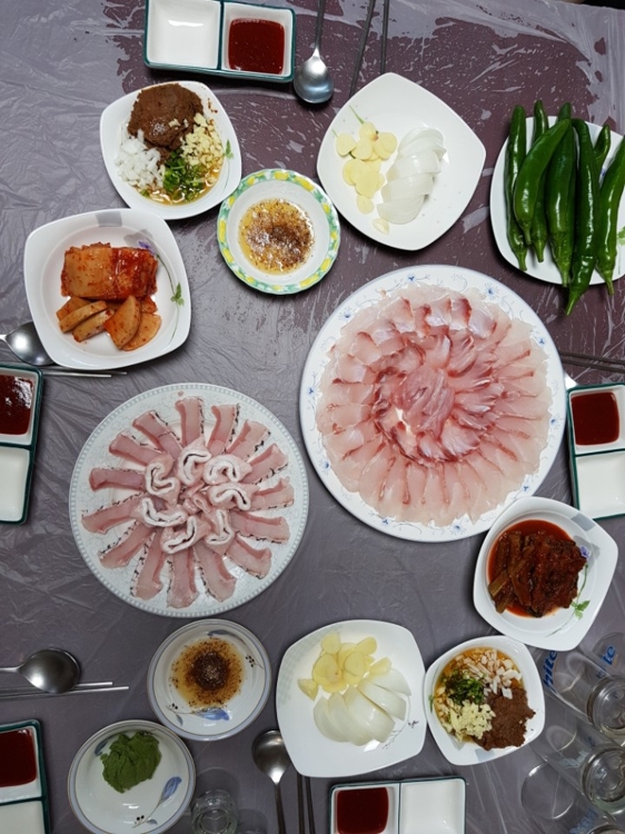 민어회.
