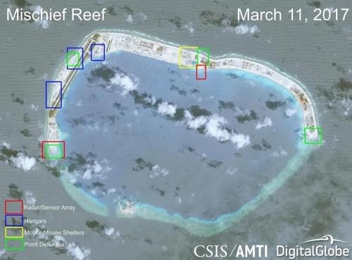중국이 건설중인 남중국해 인공섬 군사시설