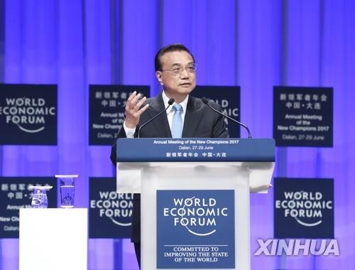지난해 다롄 하계 다보스포럼에 참석한 리커창 총리