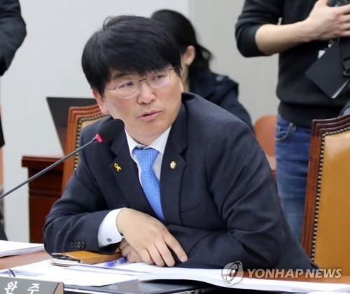 발언하는 박완주 의원