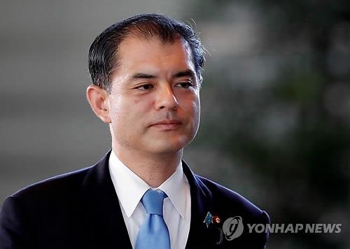 새 문부상에 시바야마(柴山) 자민당 총재특보