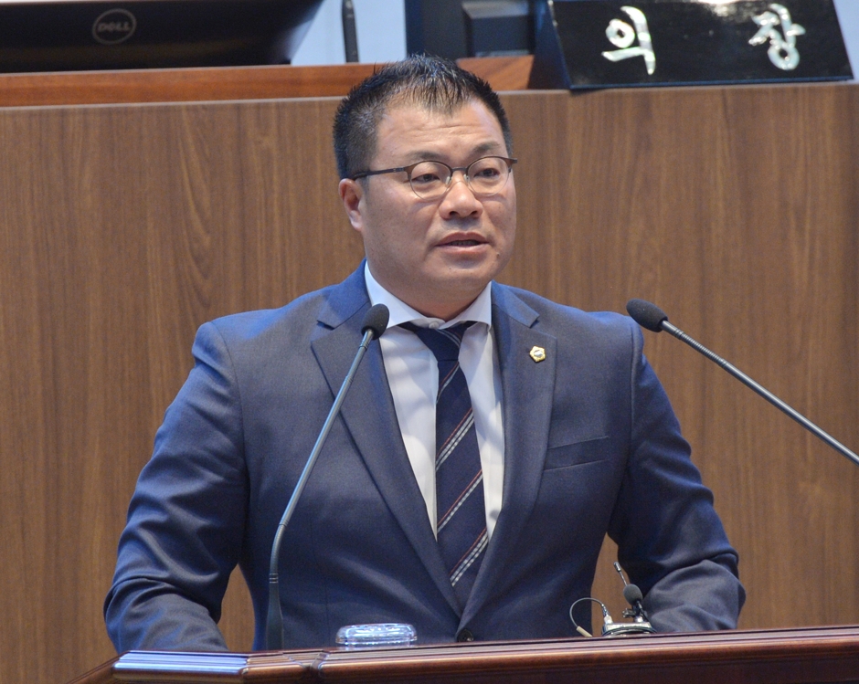 5분 발언하는 최훈 의원