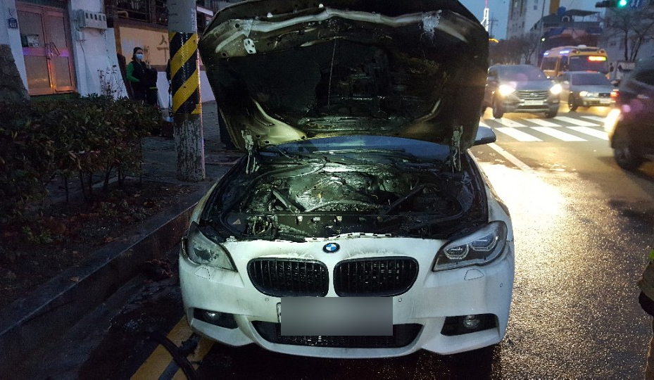 주행 중 BMW 화재
