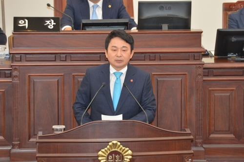 답변하는 원희룡 제주지사