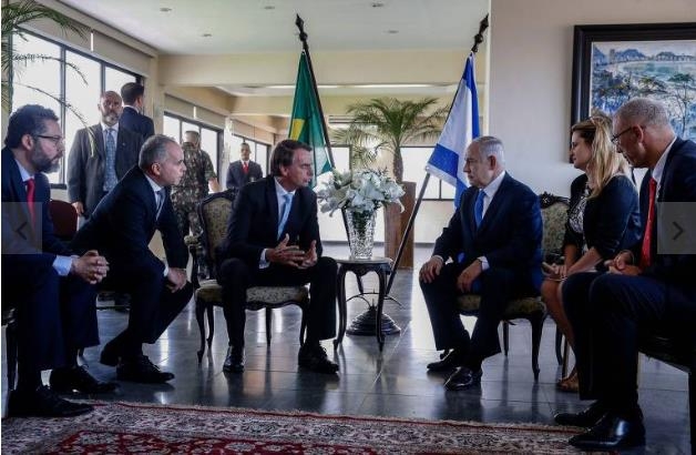 자이르 보우소나루 브라질 대통령(왼쪽)이 취임식을 앞두고 지난달 말 베냐민 네타냐후 이스라엘 총리를 만나고 있다. [브라질 뉴스포털 UOL] 