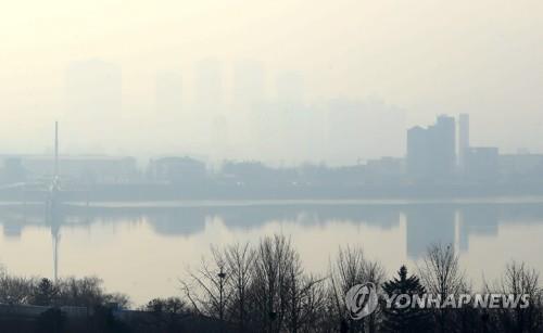 뿌연 춘천 하늘