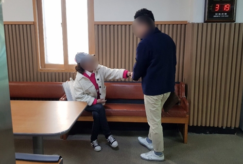 28년만에 만난 모자