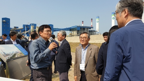 충남 미세먼지 배출현장 찾은 미세먼지 특위 위원들