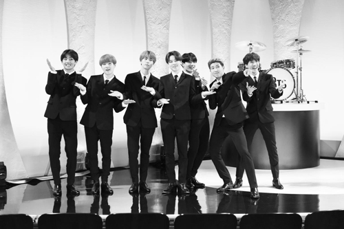 미국 토크쇼에서 비틀스 연상시킨 무대 펼친 방탄소년단