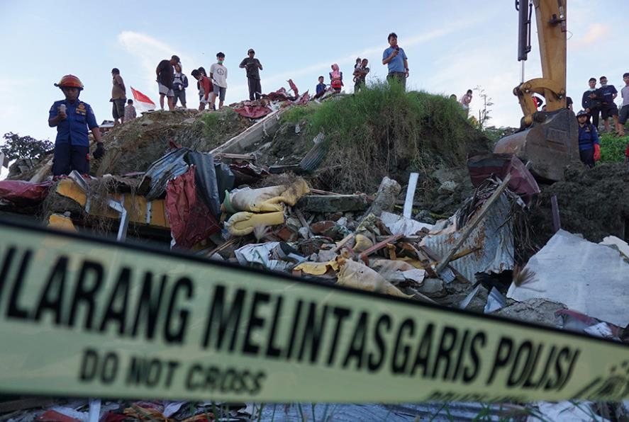 인도네시아 술라웨시 지진 8개월 만에 9명 유골 발굴