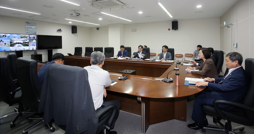 '학교 비정규직 파업' 대응 부교육감 회의