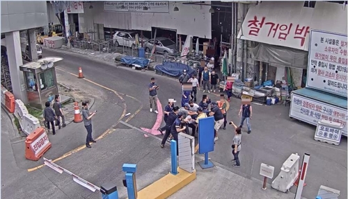 수협 측이 폭행을 주장하는 CCTV 영상 캡처