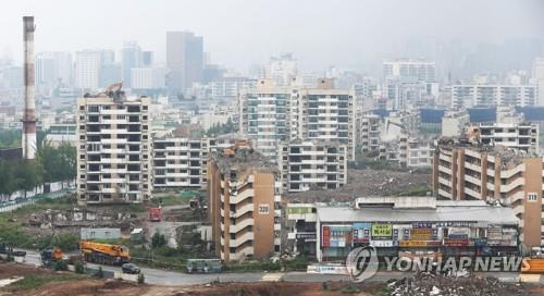 민간택지 분양가 상한제로 재건축·재개발 '초비상'