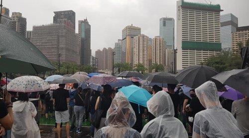우산 쓴 홍콩 '평화 시위' 행렬