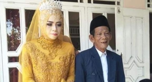 인도네시아 83세 남성, 27세 여성과 결혼 / 이하 일간 콤파스