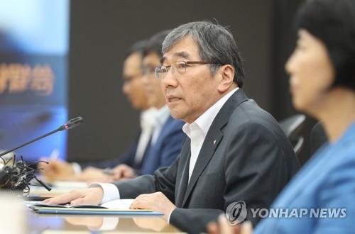 윤석헌 금감원장