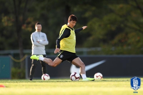 미니게임 때 조끼조에 포함돼 슈팅을 시도하는 정우영