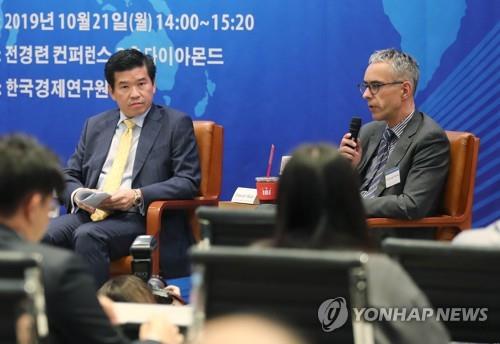 발언하는 하이더 주한 유럽상공회의소 사무총장