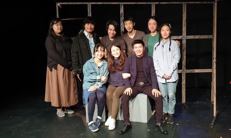 탈북민 주제 연극 '동행' 배우들