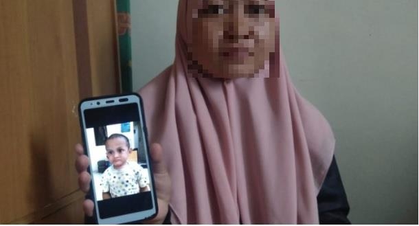 실종 당시 아이의 사진을 공개한 엄마