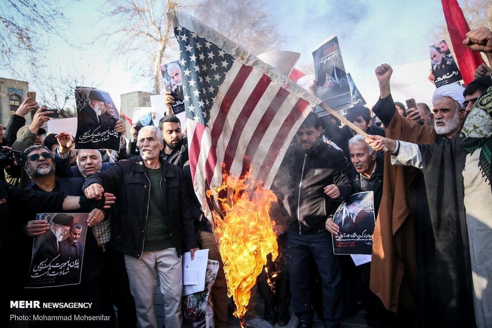 27일 이란 외무부 청사 앞에서 열린 외무장관 규탄집회