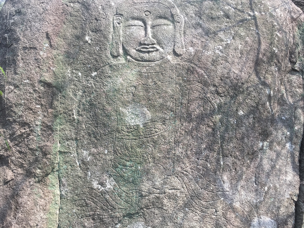 거산리 마애약사여래좌상