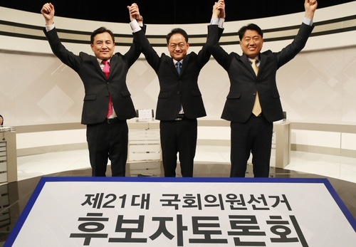 왼쪽부터 통합당 김진태, 민주당 허영, 정의당 엄재철 후보