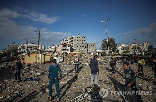 이스라엘 공습으로 무너진 하마스 지도자 집무실(자료사진)
