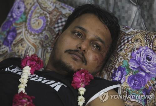 파키스탄 추락기 '기적의 생존자' 무함마드 주바이르