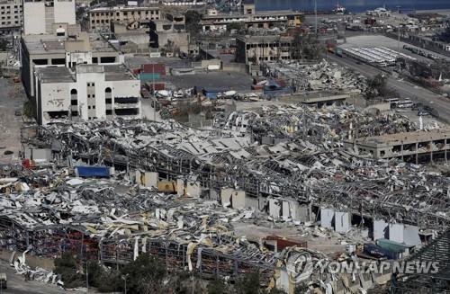 대폭발로 형체 사라진 베이루트 항구 창고 건물들