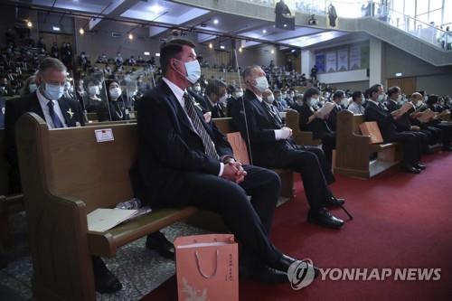 리덩후이 전 총통 추도식 참석한 키스 크라크 차관