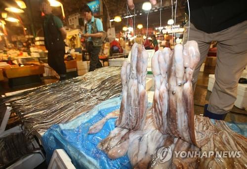 수산시장에서 판매되는 낙지