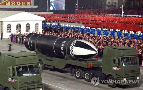 북한이 열병식에서 공개한 신형 SLBM '북극성-5ㅅ'