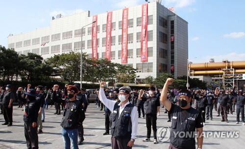 정규직 고용 촉구하는 현대제철 비정규직 노조